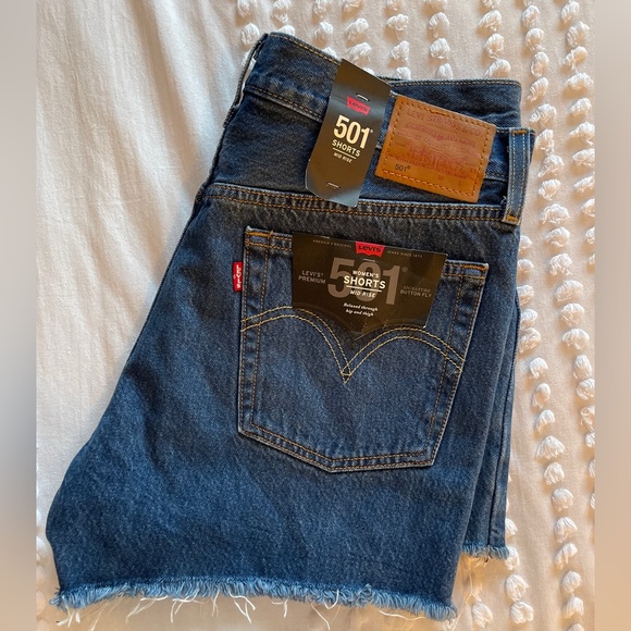 Levi’s 501 cutoff shorts NWT - Picture 2 of 2